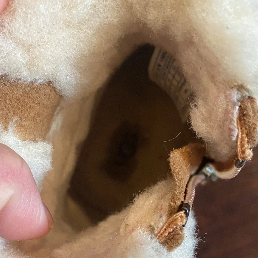 UGG Kids Boots in Tan and Cream